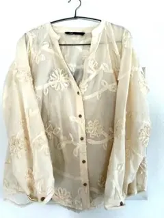 ZARA アイボリー刺繍長袖シャツ L