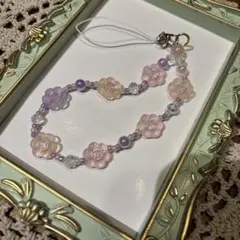 【ハンドメイド】ビーズストラップ　紫ピンク系　お花　じゃらじゃらキーホルダー