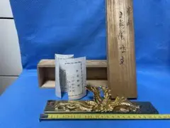 鷹の絵柄 9999純金 置物 クリスタルケース入り - メルカリ