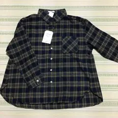 長袖ネイビーとイエローのチェックシャツ