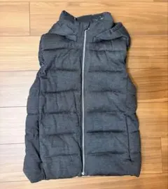 GAP フード付き レディースベスト グレー　プリマロフトのサムネイル