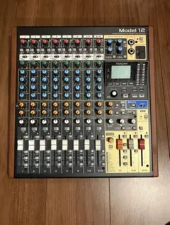 Item thumbnail for item afe9bfbd-6883-4d8d-a2b5-bbd5f118594c