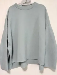 【美品】IENA ウールカシミヤ脇スリットクルーネックプルオーバー：2025AW