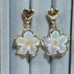 【匿名配送✨新品】プルメリア　ハート　ピアス　ハワイアンジュエリー　ゴールド