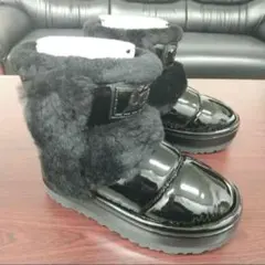 2026年最新】UGG CLASSIC chillapeakの人気アイテム - メルカリ