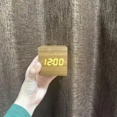 木製デジタル置時計のサムネイル