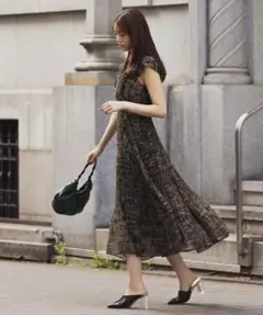 ち*す様 【美品】【COCO DEAL】幾何プリントフリルプリーツワンピース　ブ