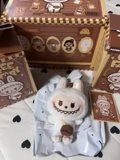 正規品新作ラブブPOPBEAN コーヒーファクトリーシリーズぬいぐるみペンダント