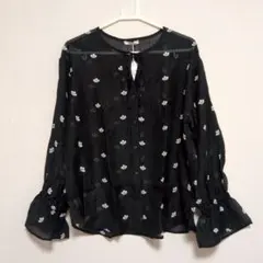 花刺繍シアーシャツ ブラック M　田中里奈のサムネイル
