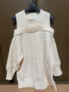 AZUL オフショルダー ニット Mサイズ アイボリー