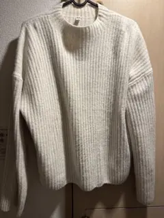 クリーム色 リブ編み ニットセーター 長袖