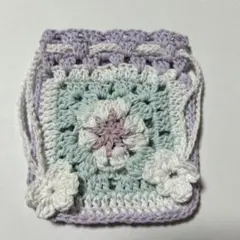 グラニースクエア巾着袋（かぎ針編み）！コットン糸のポーチ！ハンドメイドの小物入れ