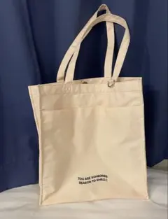 LOWRYS FARM アイボリーのトートバッグ