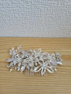 美品　LoveTiara ウェディング ヘッドドレス 花と葉