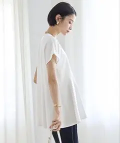UNFILO BEAUTY FORM へプラムTシャツ　ホワイト　Mサイズのサムネイル