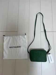 【未使用タグ付き】マリメッコ　ウニッコエンボス型　　ショルダーバッグ　グリーン