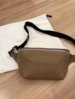 新品 BONAVENTURA トラベルポーチ シュリンクレザー エトープ - メルカリ