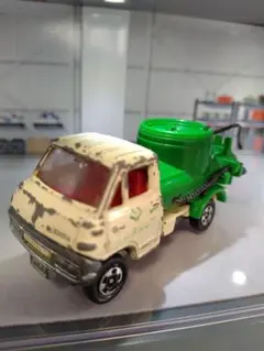 トミカ トヨタ ダイナ バキュームカーのサムネイル