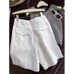 夏にぴったり 薄手 ショートパンツ ホワイト ハイウエスト＆Aライン 着痩せ