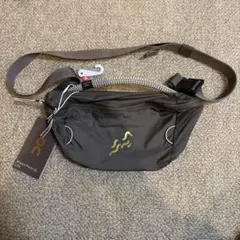 On 午年限定 ウエストパック 2L 軽量