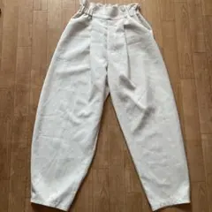 最終値下げ❣️オフホワイト 裾カーブワイドパンツ M