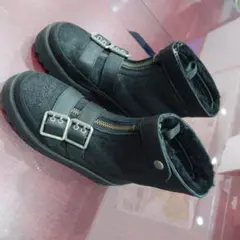 UGG ジッパー付きブラックムートンブーツ