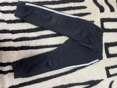 黒ラインパンツ