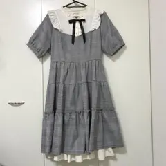 axes femme フリル襟リボン付きチェックティアードワンピース グレー