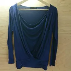ブルーが綺麗なデザインカットソー / 裾シャーリング入りのサムネイル