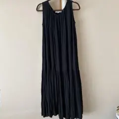 ユニクロINES DE LA FRESSANGE ツイストプリーツワンピース　黒