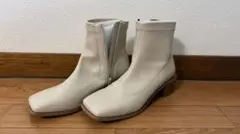オリエンタルトラフィック　白ブーツ