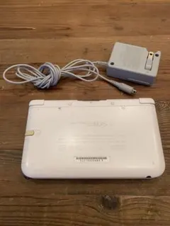 ニンテンドー3DS LL ホワイト 本体 ACアダプター付き