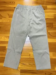 ベージュ ワークパンツ