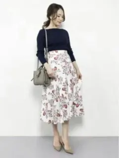 URBAN RESEARCH ROSSOオリジナル花柄ミディスカート 新品未使用のサムネイル