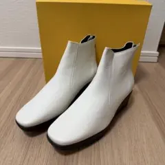 ホワイトショートブーツ ジッパー付き