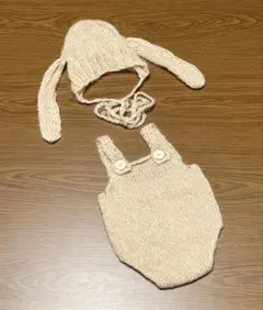ニューボンフォト ウサギ耳帽子とロンパースセット