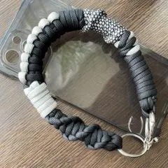 スマホストラップ　ハンドストラップ　パラコード　ハンドメイド