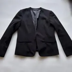 黒 ノーカラージャケット