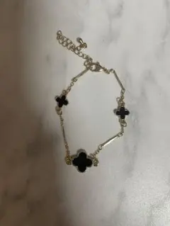 クローバーモチーフ ブレスレット ゴールドカラー