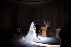 ホワイトウェディングドレス トレーン付き