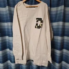 カモフラージュ刺繍クルーネックスウェット