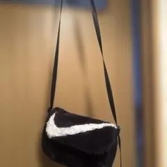 Nike ファーショルダーバッグ