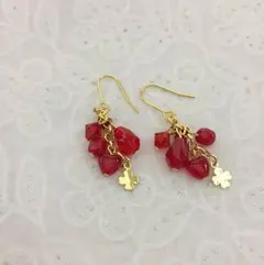 ハンドメイド / 赤色のピアス