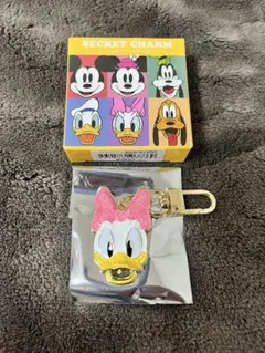 ディズニーストア　シークレットチャーム　デイジー　ミッキー＆フレンズキーチェーン