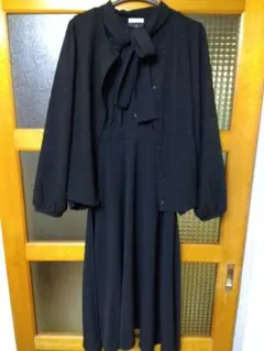 黒いリボン付きAラインドレスMサイズ