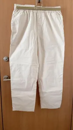 UNIQLOコットンリラックスアンクルパンツ　L 新品未使用