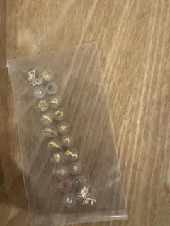 金色の耳つぼアクセサリー 20個セットデカチョウチョ