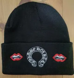 黒 ニット帽 刺繍ロゴ付き