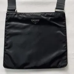 ♥❴¥20000❵ ❴良品❵PRADA プラダ ショルダーバッグ サコッシュ PRADA(プラダ) / サコッシュ/ショルダーバッグ/ナイロン/KHK/無地