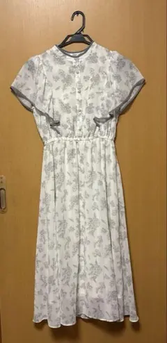 美品　ハニーズ　フリル袖ワンピース